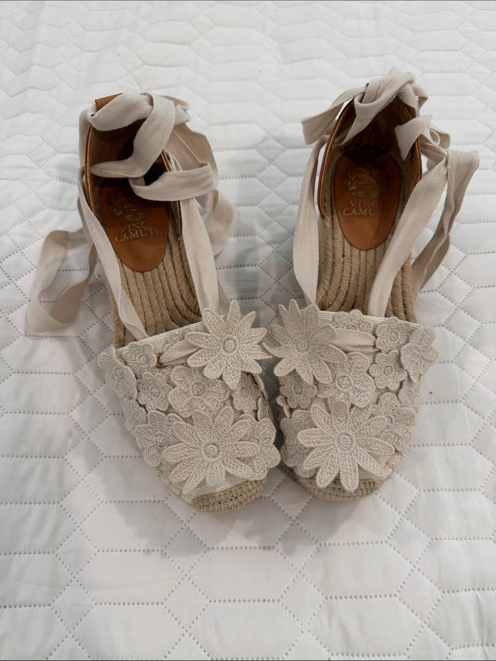 Vince Camuto 3D Flower Espadrille Wedges Size 8.5